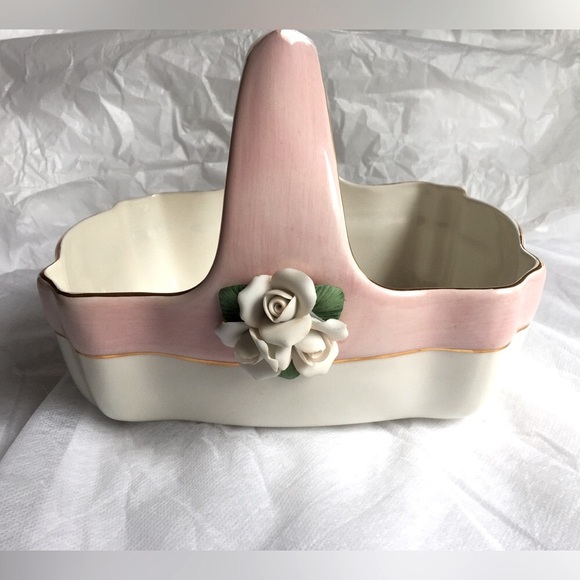 2/$20 Beautiful Ceramic Gift Basket Self Care Towel Holder Planter - Picture 2 of 15